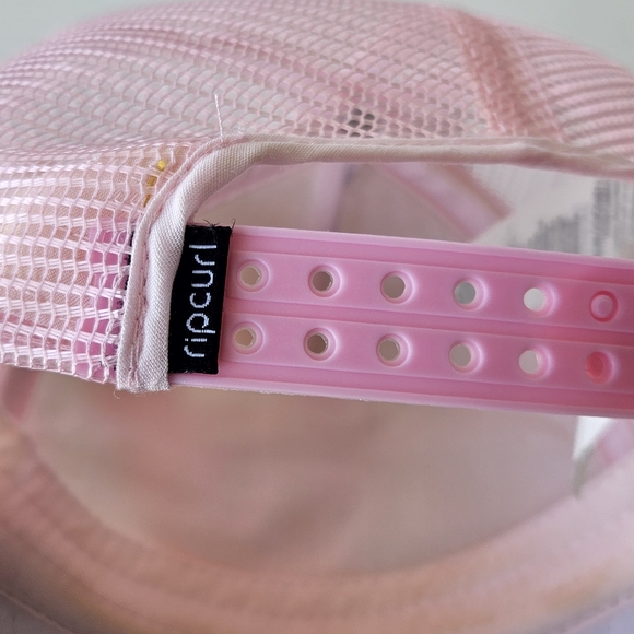 🌺 Hawaiian Print Light Pink Rip Curl Trucker Hat 🌺 - Picture 3 of 5